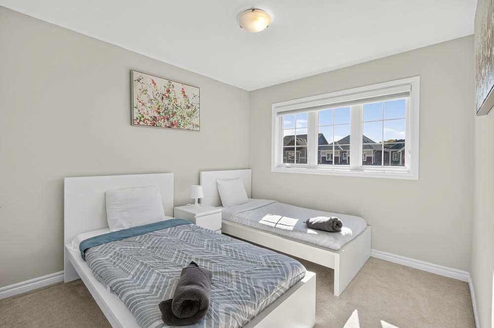 HDR bedroom photography — York Region