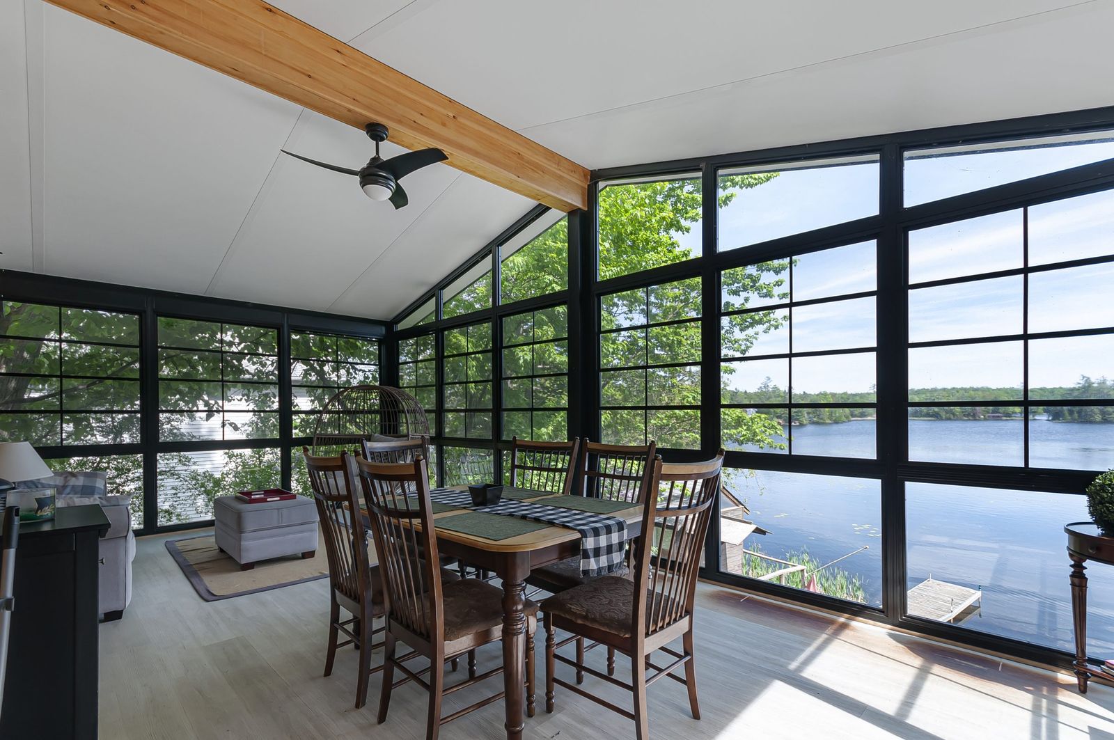 HDR real estate photography of a bright living room in York Region, Ontario