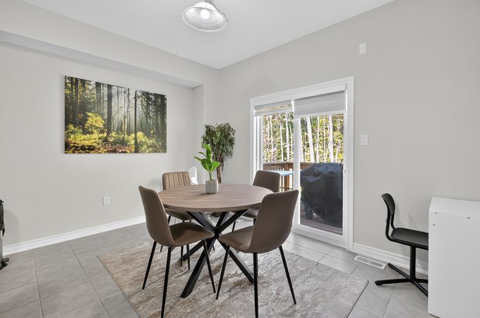 HDR dining room photography — York Region