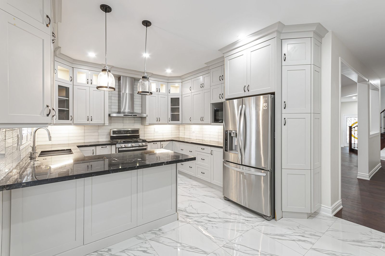 Kitchen dining before virtual staging — empty room, Brampton listing